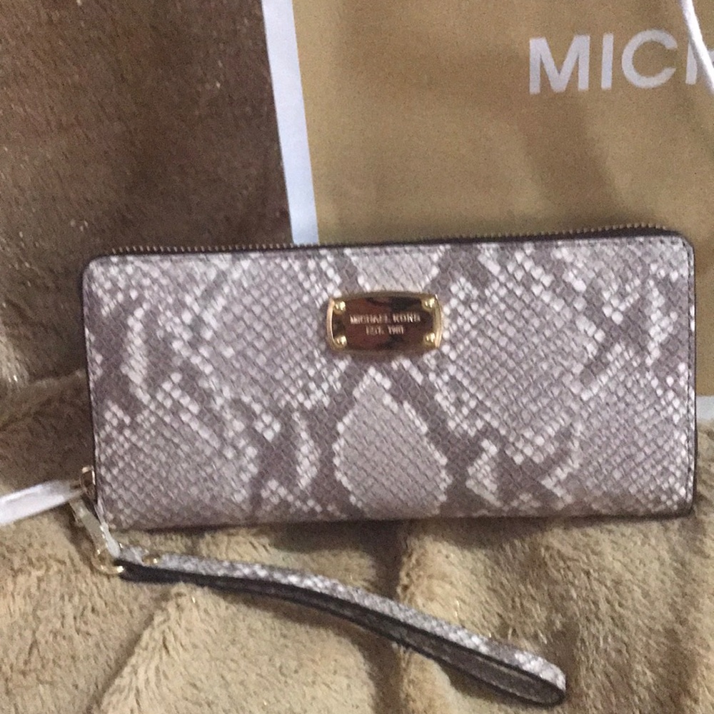 NWT MK WALLET